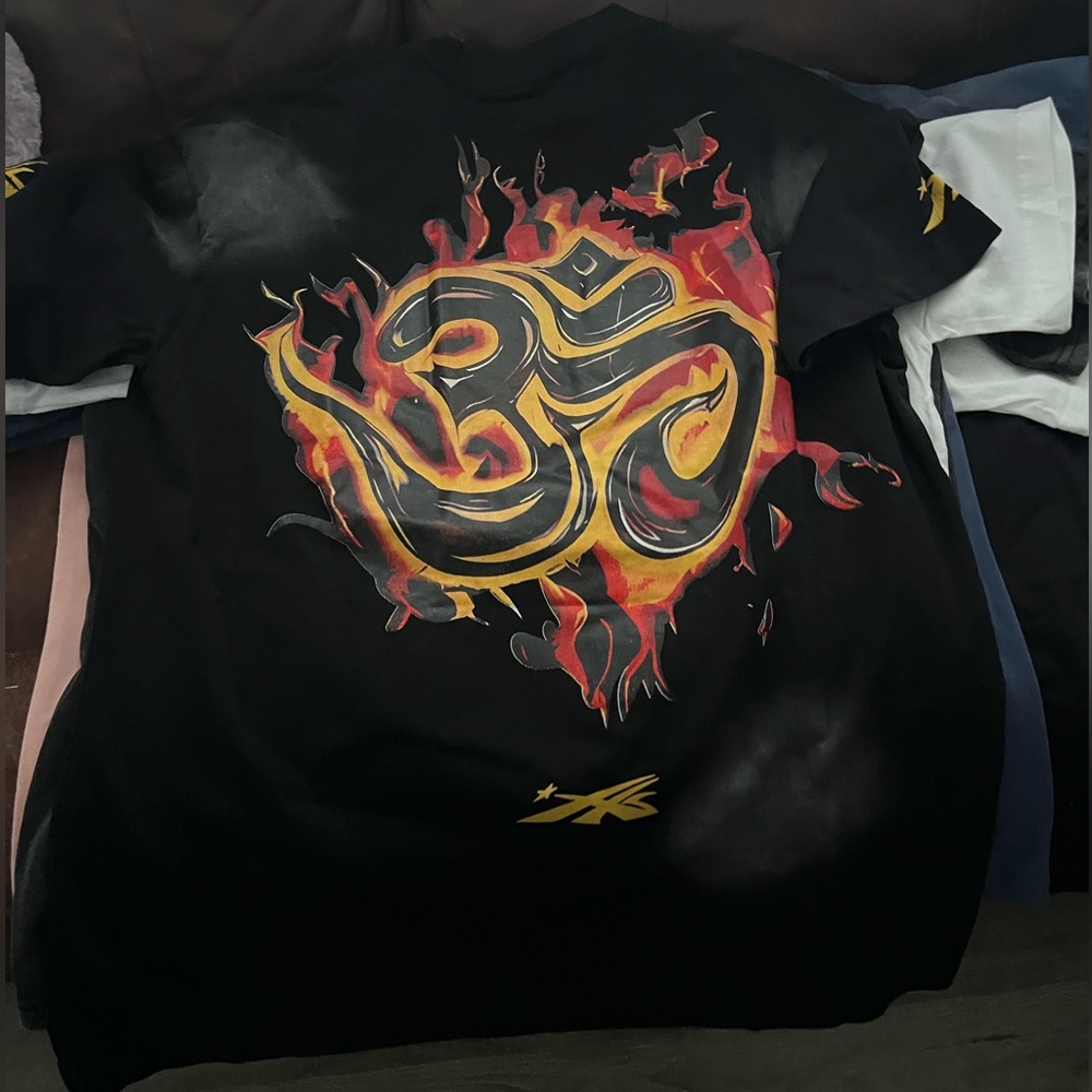 Hellstar fire om t-shirt